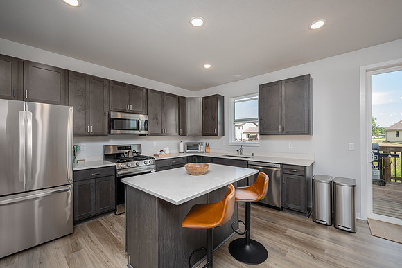 Perennial Pkwy-10.jpg