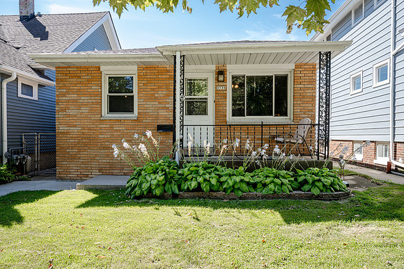 Squire Ave-23.jpg