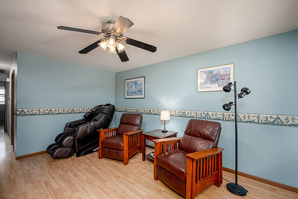 Squire Ave-2.jpg